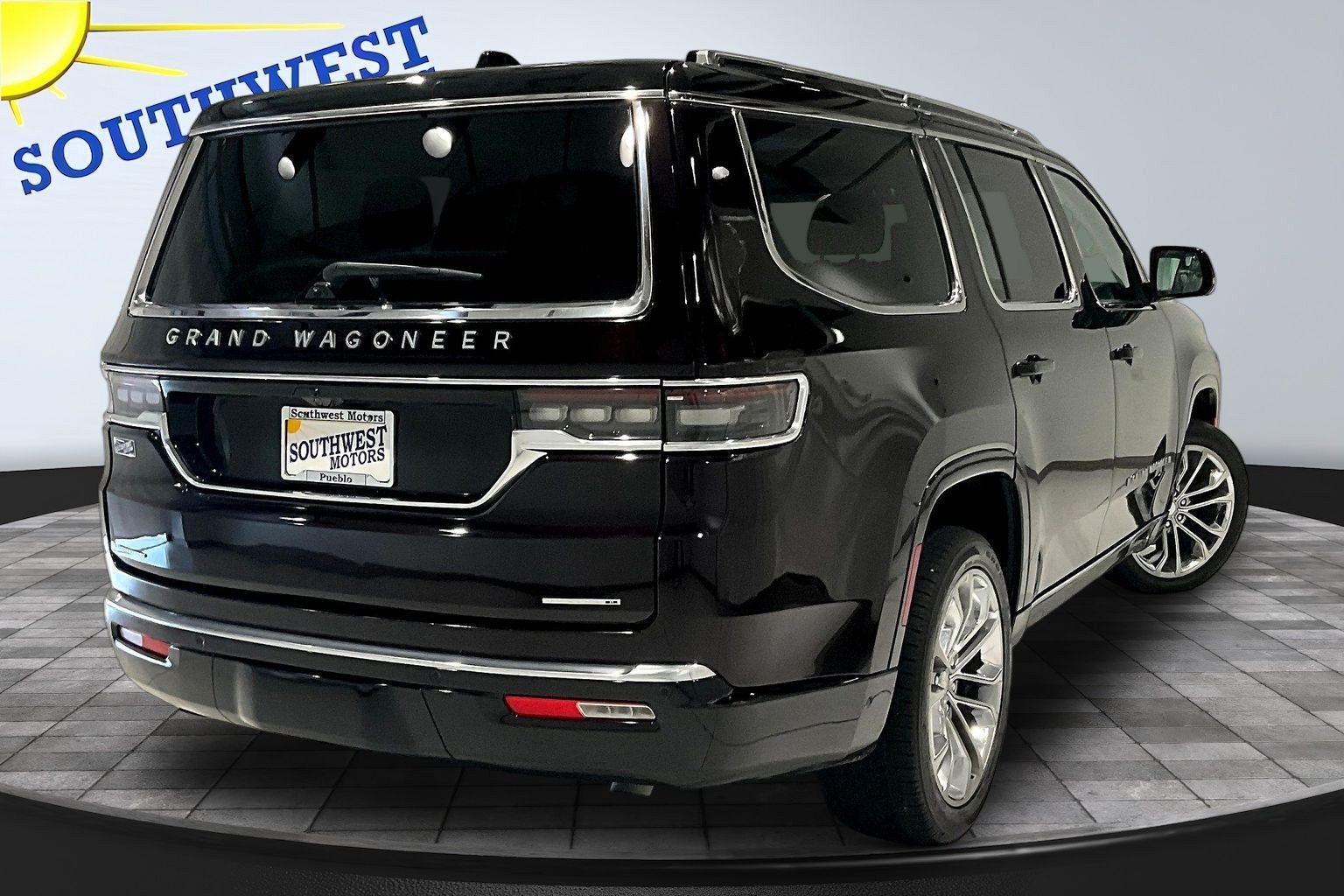 Used 2023 Jeep Grand Wagoneer Series II AWD/4WD image 7