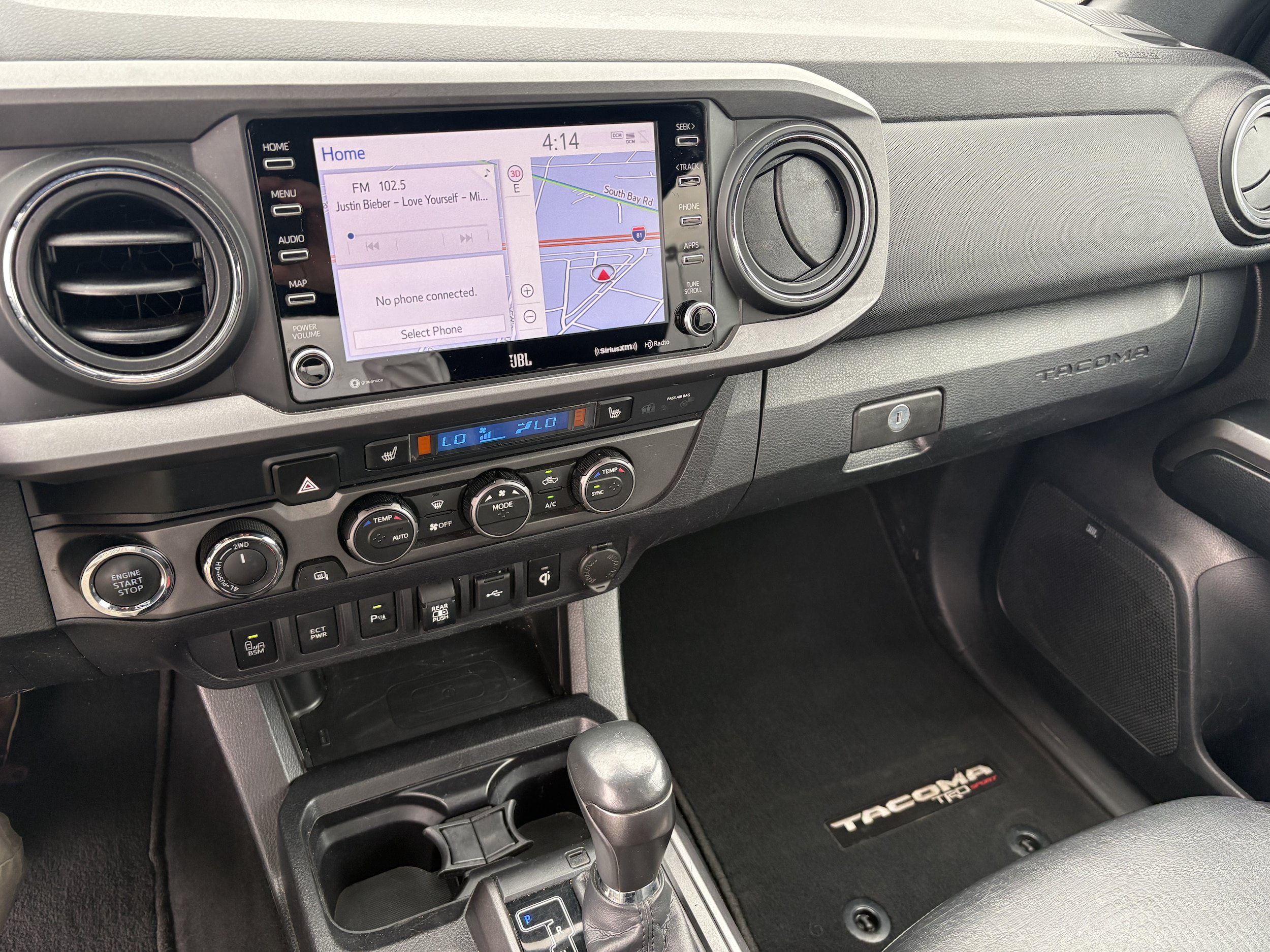 Used 2022 Toyota Tacoma TRD Sport w/ TRD Premium Sport Package AWD/4WD image 9