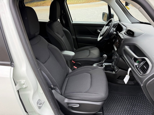 Used 2023 Jeep Renegade Altitude w/ Convenience Group I image 17
