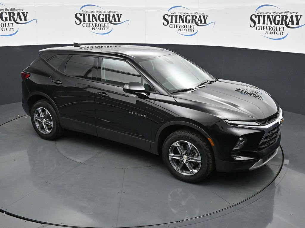 Used 2025 Chevrolet Blazer LT FWD image 18