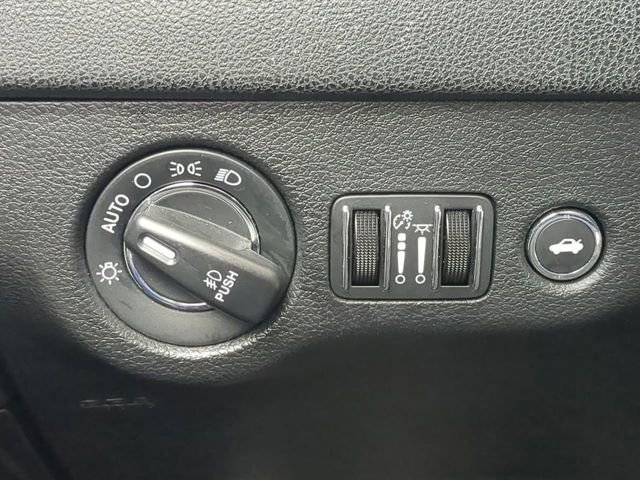 Used 2021 Chrysler 300 S image 27