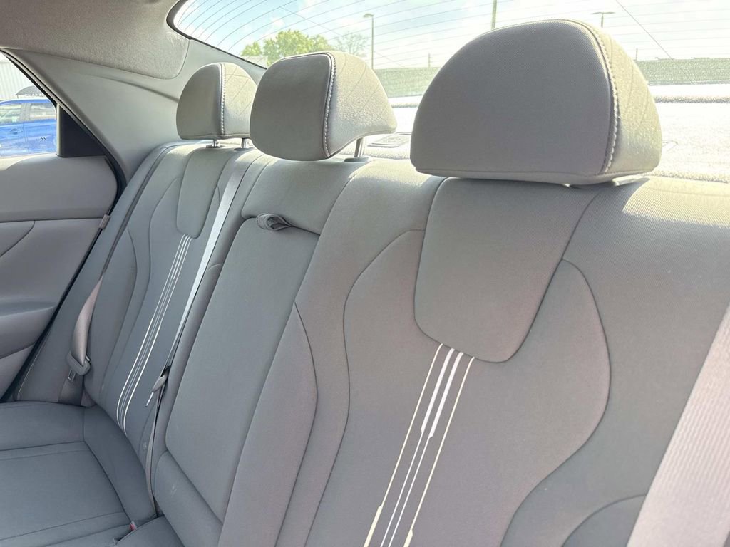 Used 2024 Hyundai Elantra SEL w/ Convenience Package image 13