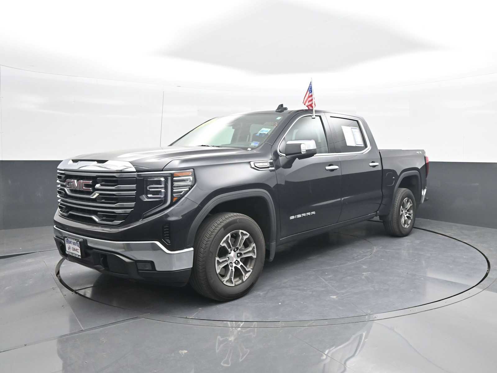 Used 2025 GMC Sierra 1500 SLT AWD/4WD image 4