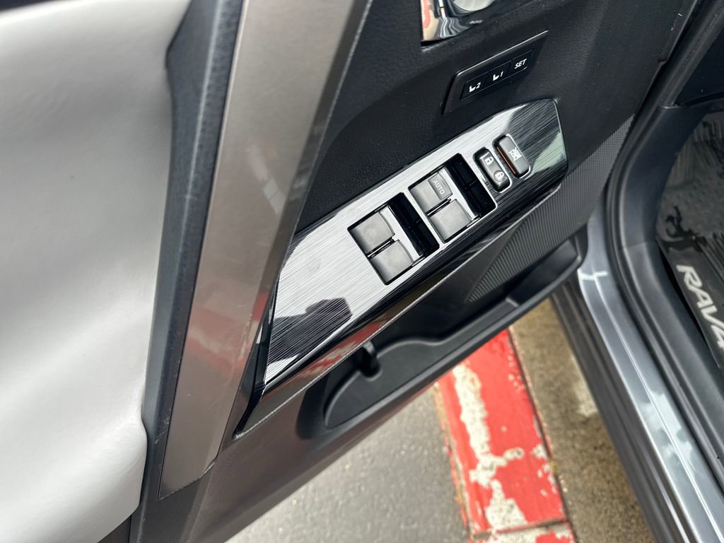 Used 2018 Toyota RAV4 Limited w/ All Weather Liner Package AWD/4WD image 11