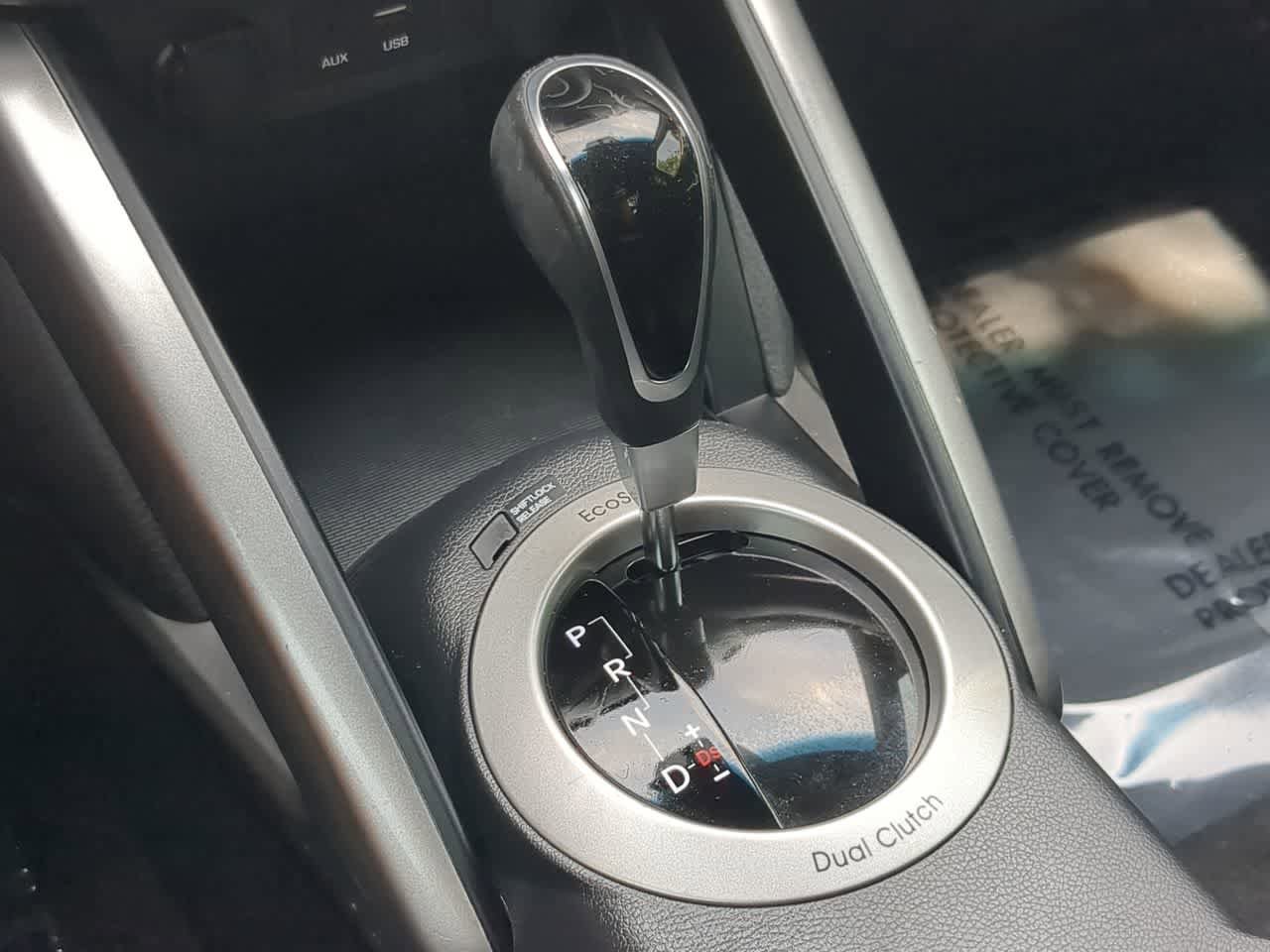 Used 2017 Hyundai Veloster Value Edition FWD image 33