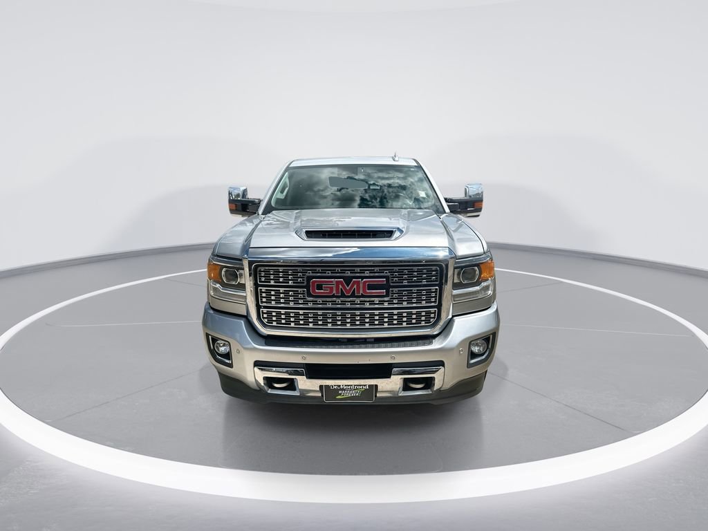 Used 2018 GMC Sierra 2500 Denali w/ Duramax Plus Package AWD/4WD image 3