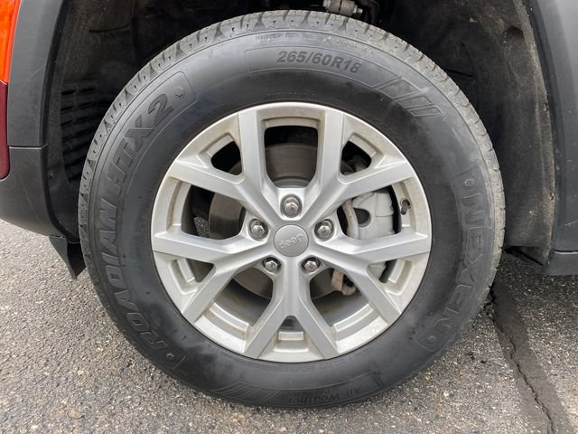Used 2023 Jeep Grand Cherokee Limited AWD/4WD image 22
