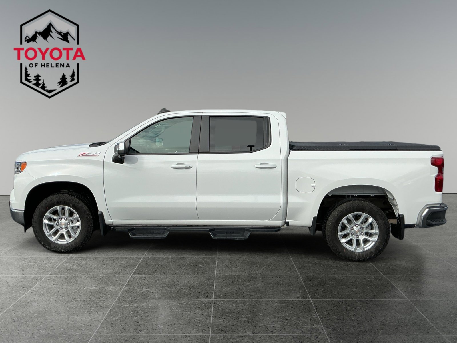 Used 2025 Chevrolet Silverado 1500 LT w/ Z71 Off-Road Package AWD/4WD image 2