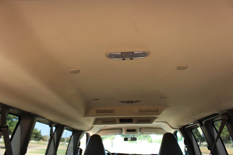 Used 2019 Chevrolet Express 2500 LS w/ Driver Convenience Package RWD image 11