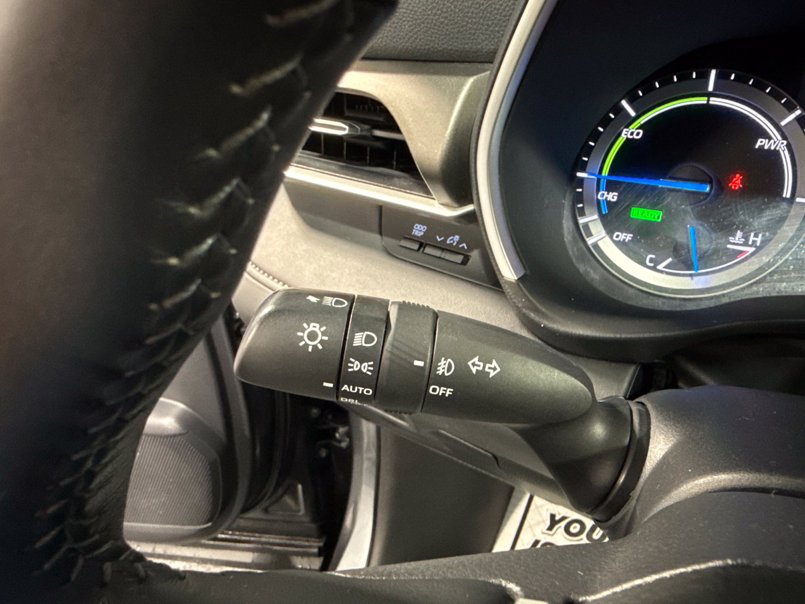 Used 2020 Toyota Highlander XLE AWD/4WD image 47