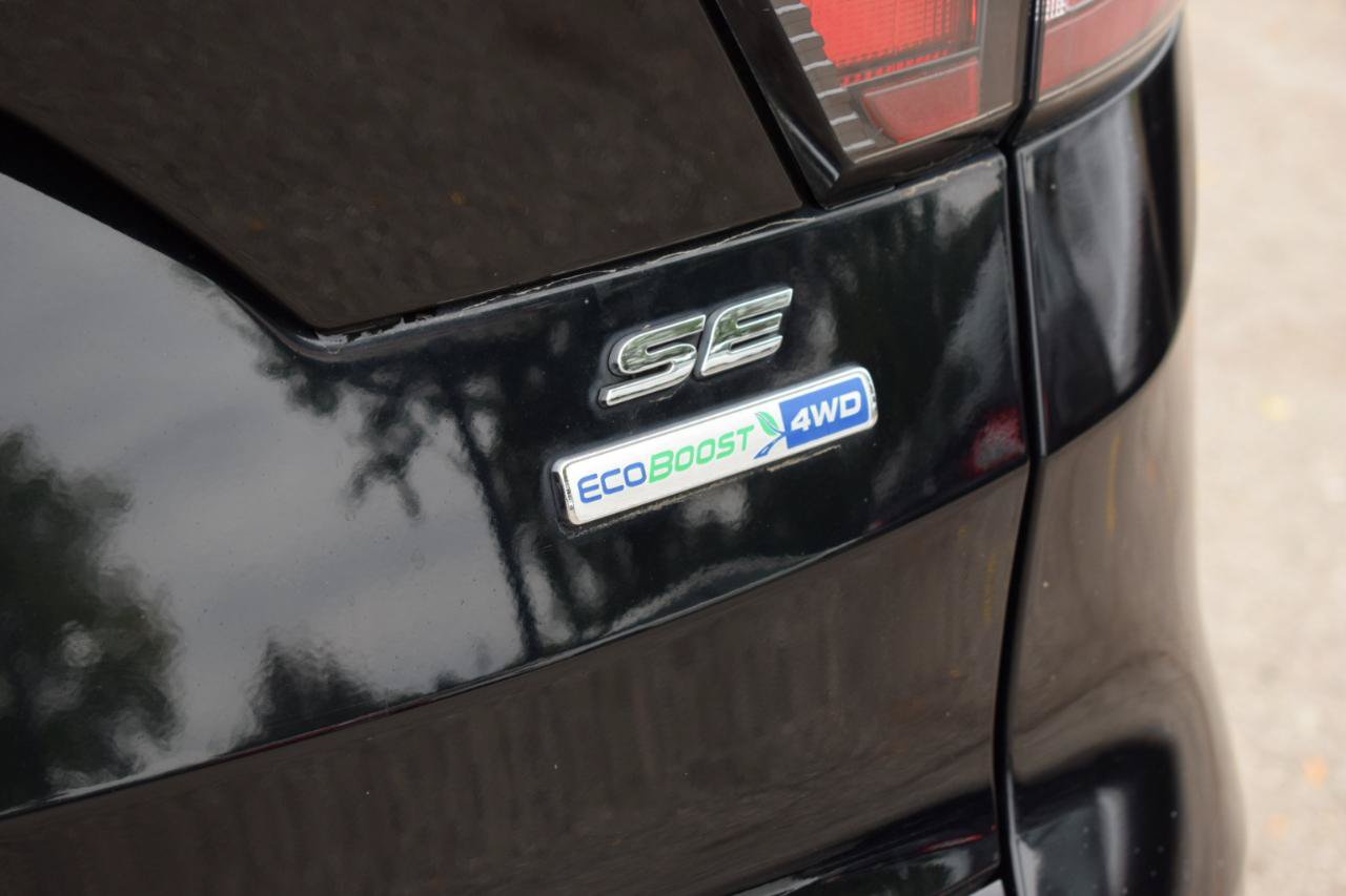 Used 2018 Ford Escape SE w/ SE Sport Appearance Package AWD/4WD image 12