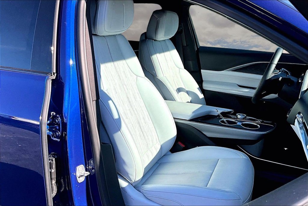 Certified 2024 Cadillac Lyriq Luxury RWD image 28