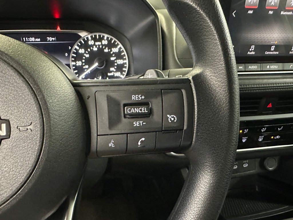 Used 2024 Nissan Rogue S FWD image 11