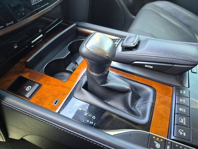 Used 2021 Lexus LX 570 4WD w/ Luxury Package image 14