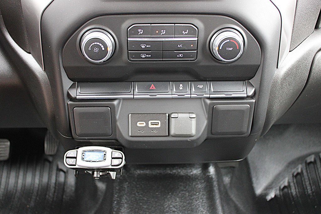 Used 2023 Chevrolet Silverado 3500 W/T image 28