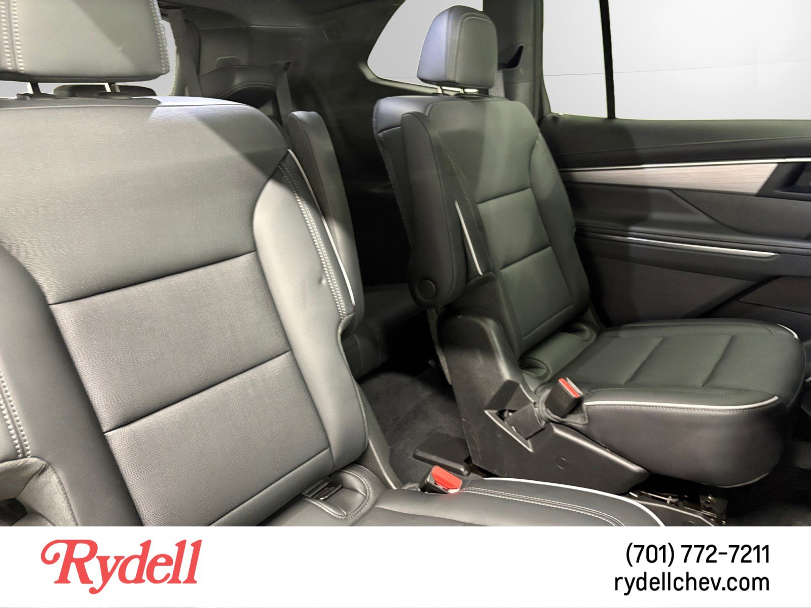 Used 2025 Buick Enclave Preferred AWD/4WD image 18