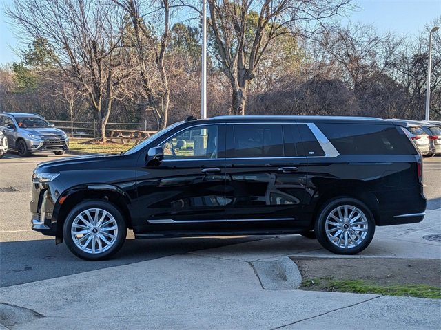 Used 2022 Cadillac Escalade ESV Luxury image 6