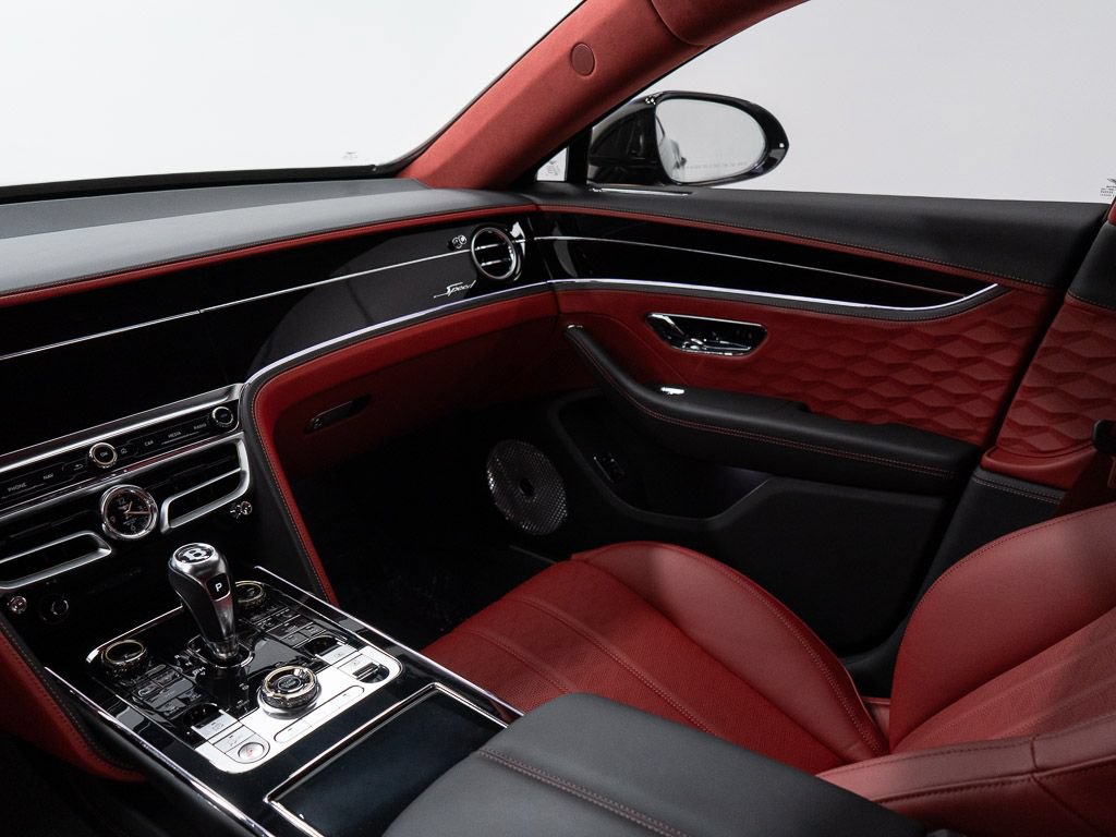 Used 2025 Bentley Flying Spur Plug-In Hybrid AWD/4WD image 28