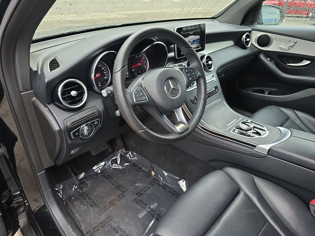 Used 2019 Mercedes-Benz GLC 300 4MATIC image 11