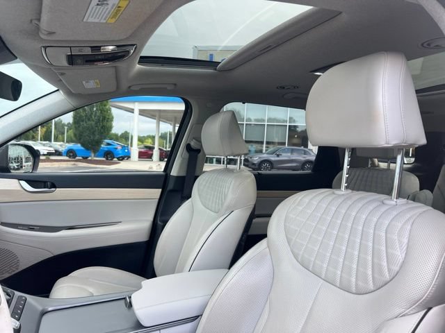 Used 2023 Hyundai Palisade Limited FWD image 12