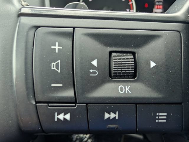 Used 2025 Nissan Rogue SV AWD/4WD image 15