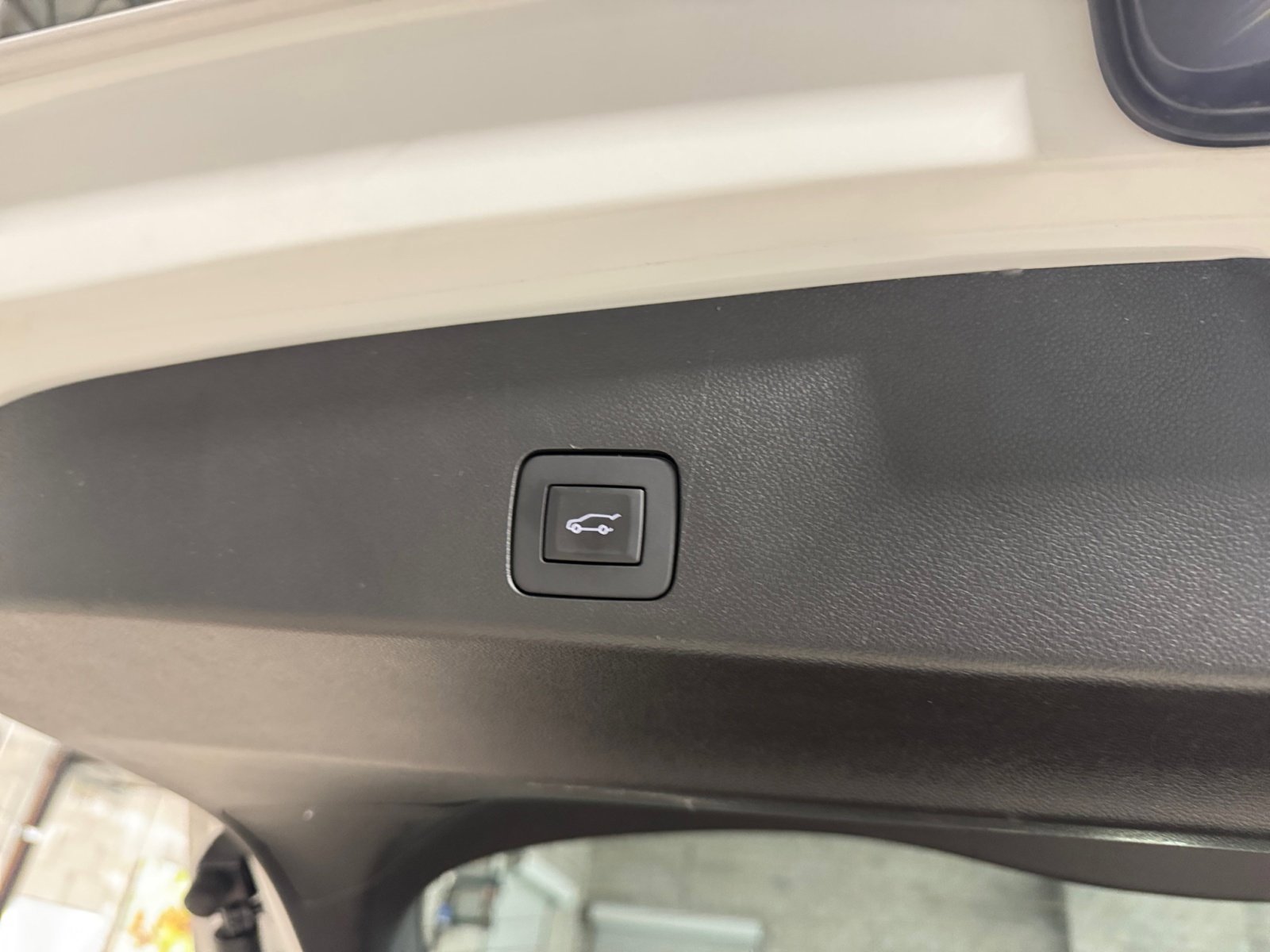 Used 2025 Buick Encore GX Sport Touring w/ Comfort Package image 32