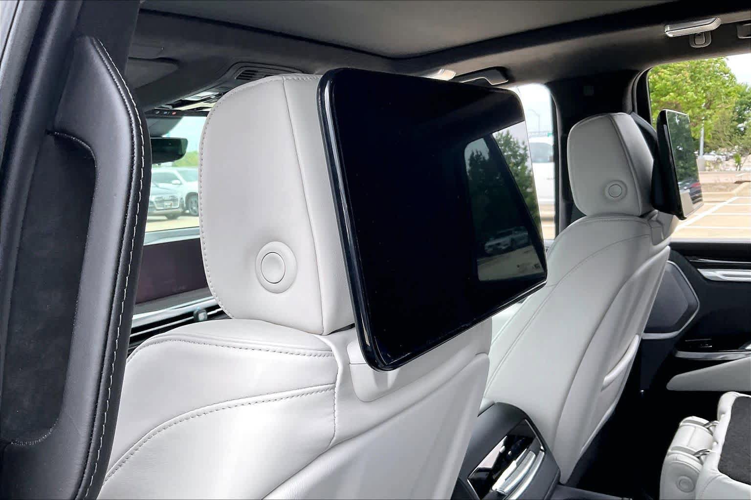 Used 2025 Cadillac Escalade V w/ LPO, Floor Liner Package AWD/4WD image 15