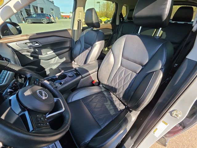 Certified 2023 Nissan Rogue Platinum w/ Platinum Premium Package AWD/4WD image 11