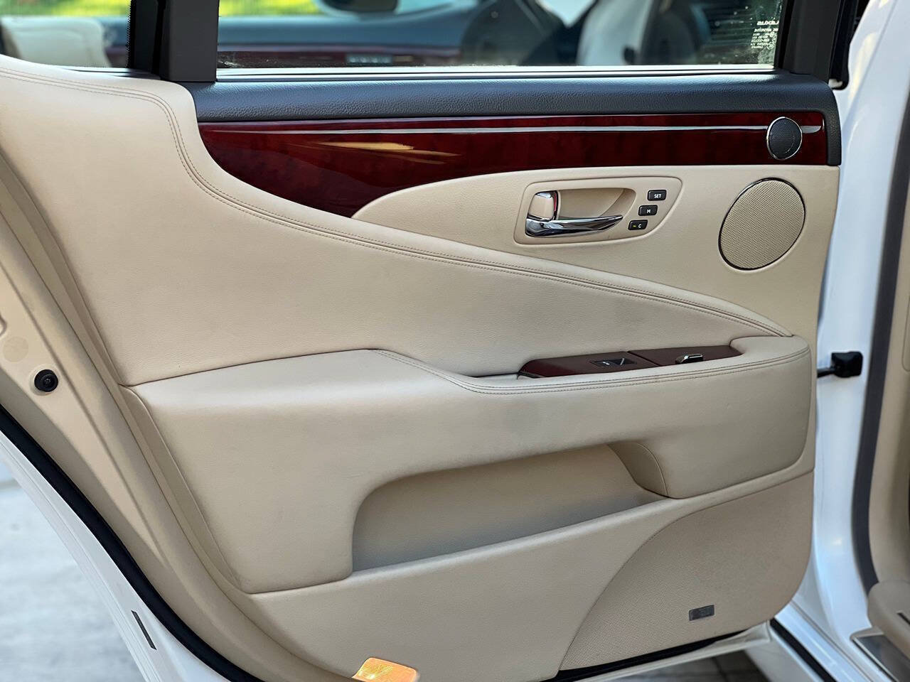 Used 2007 Lexus LS 460 L RWD image 93
