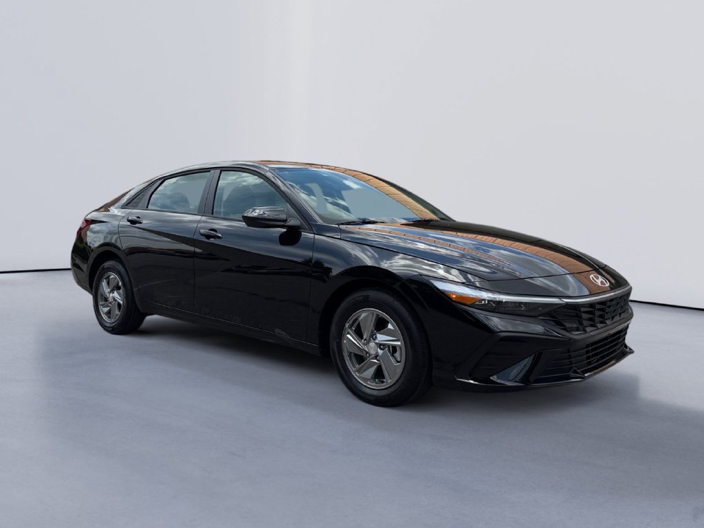 New 2026 Hyundai Elantra SE FWD image 1