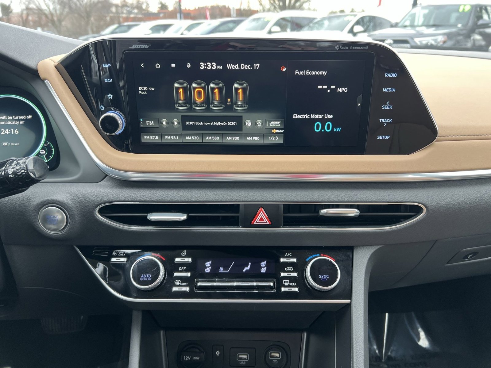 Used 2022 Hyundai Sonata Limited w/ Winter Weather Package image 18