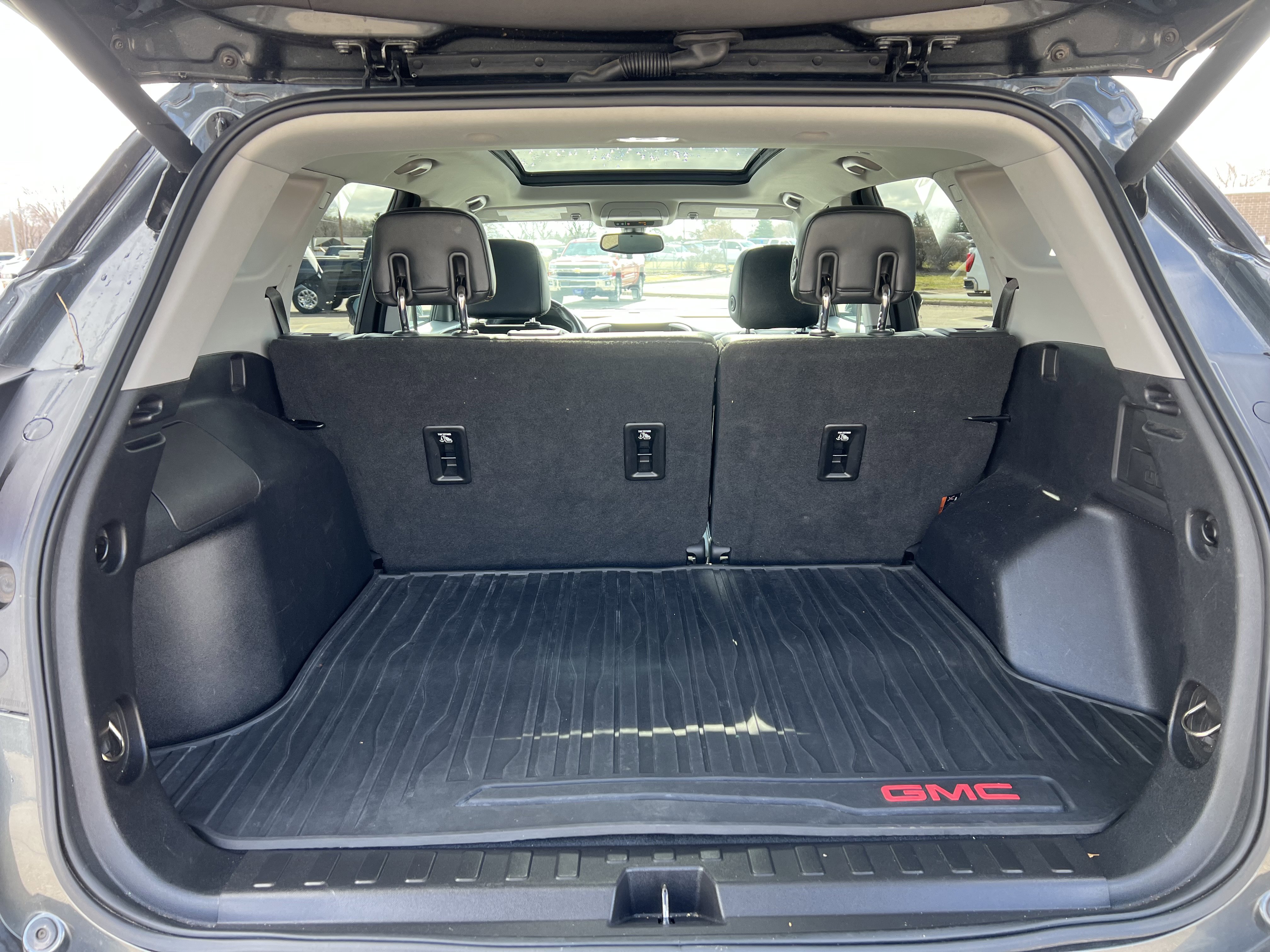 Used 2018 GMC Terrain SLT w/ Preferred Package image 13