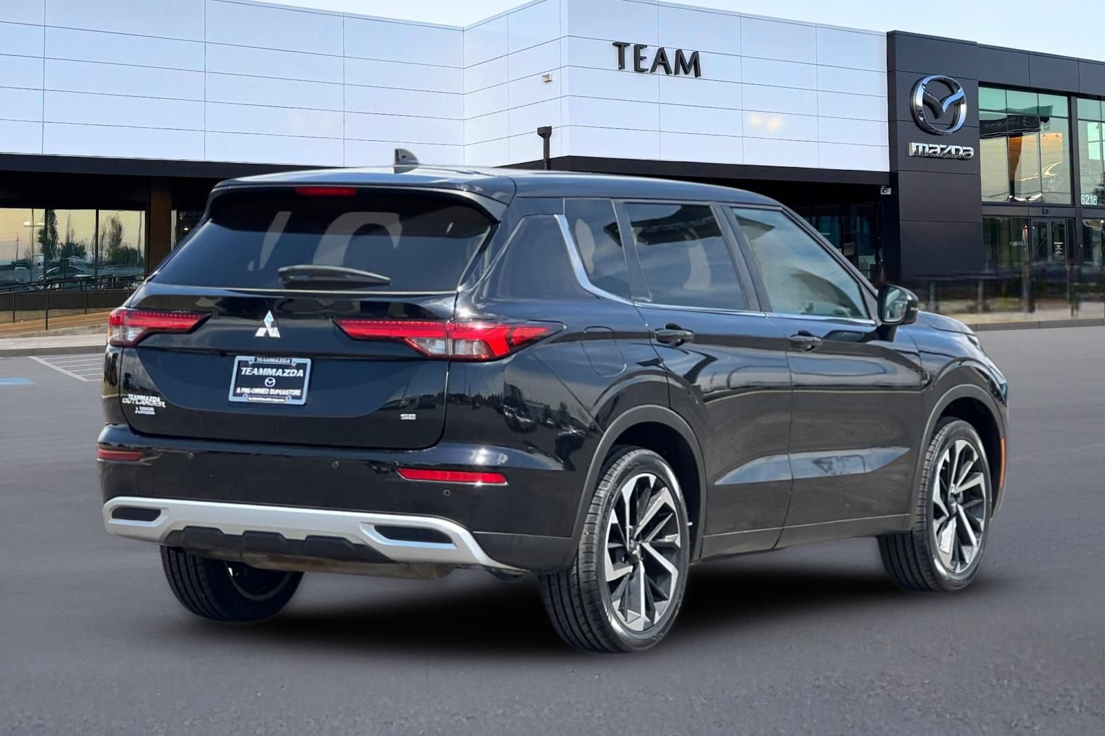 Used 2022 Mitsubishi Outlander SE FWD image 4