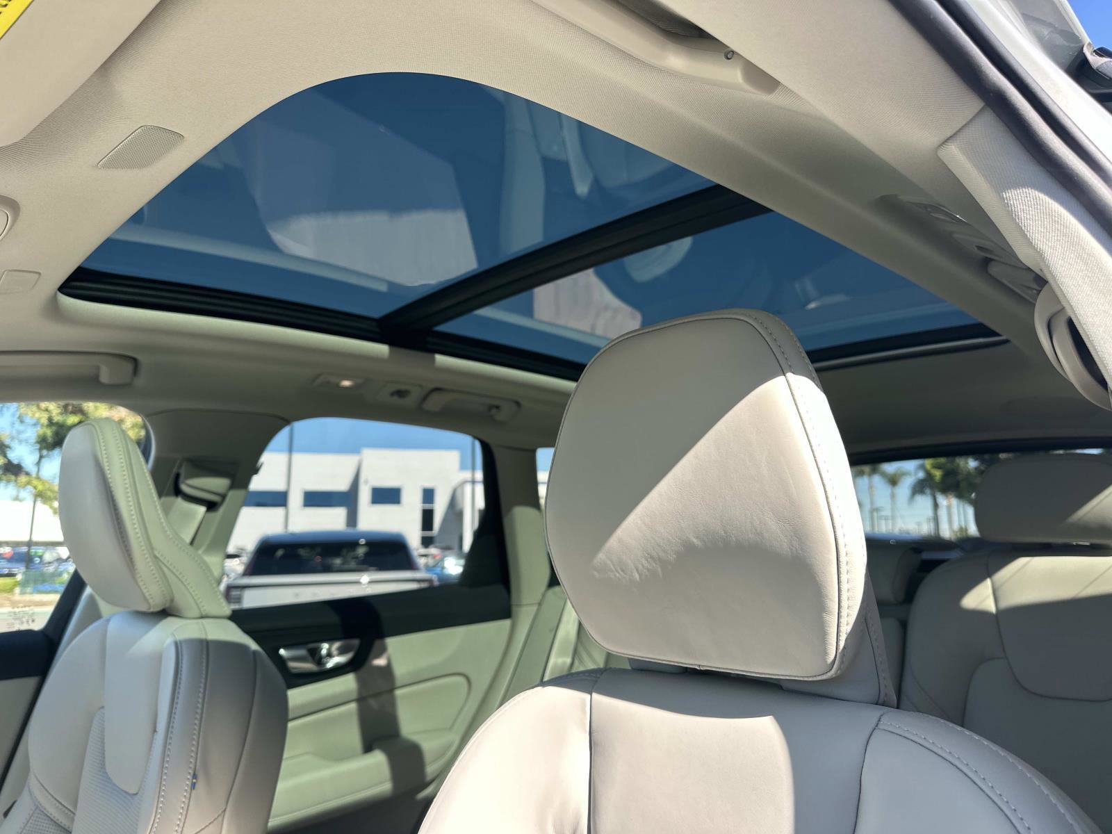 New 2026 Volvo XC60 B5 Ultra w/ Climate Package AWD/4WD image 24