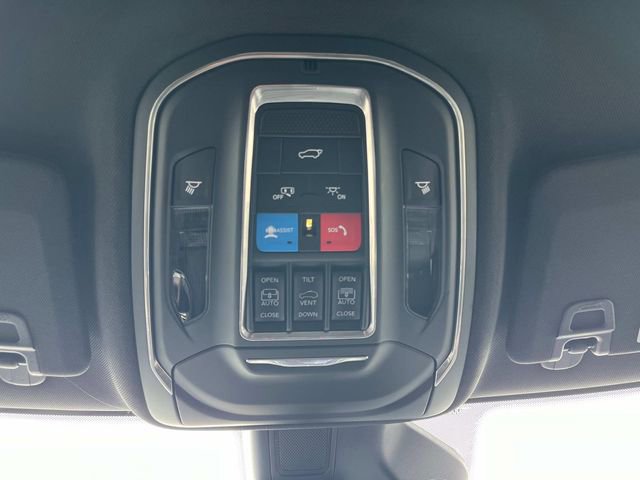 New 2025 Jeep Grand Cherokee Summit w/ Obsidian Package AWD/4WD image 22