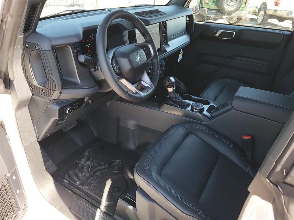 New 2025 Ford Bronco Badlands image 9