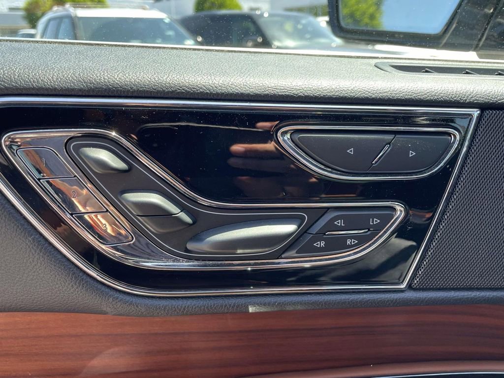 Used 2018 Lincoln Navigator L Reserve AWD/4WD image 35
