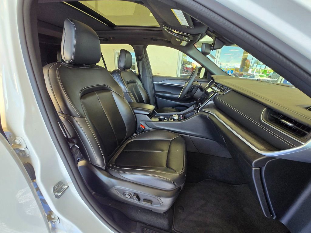 Used 2024 Jeep Grand Cherokee Limited 4xe image 30