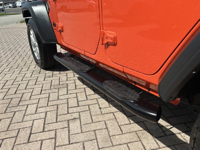 Used 2023 Jeep Wrangler Unlimited Sport AWD/4WD image 11