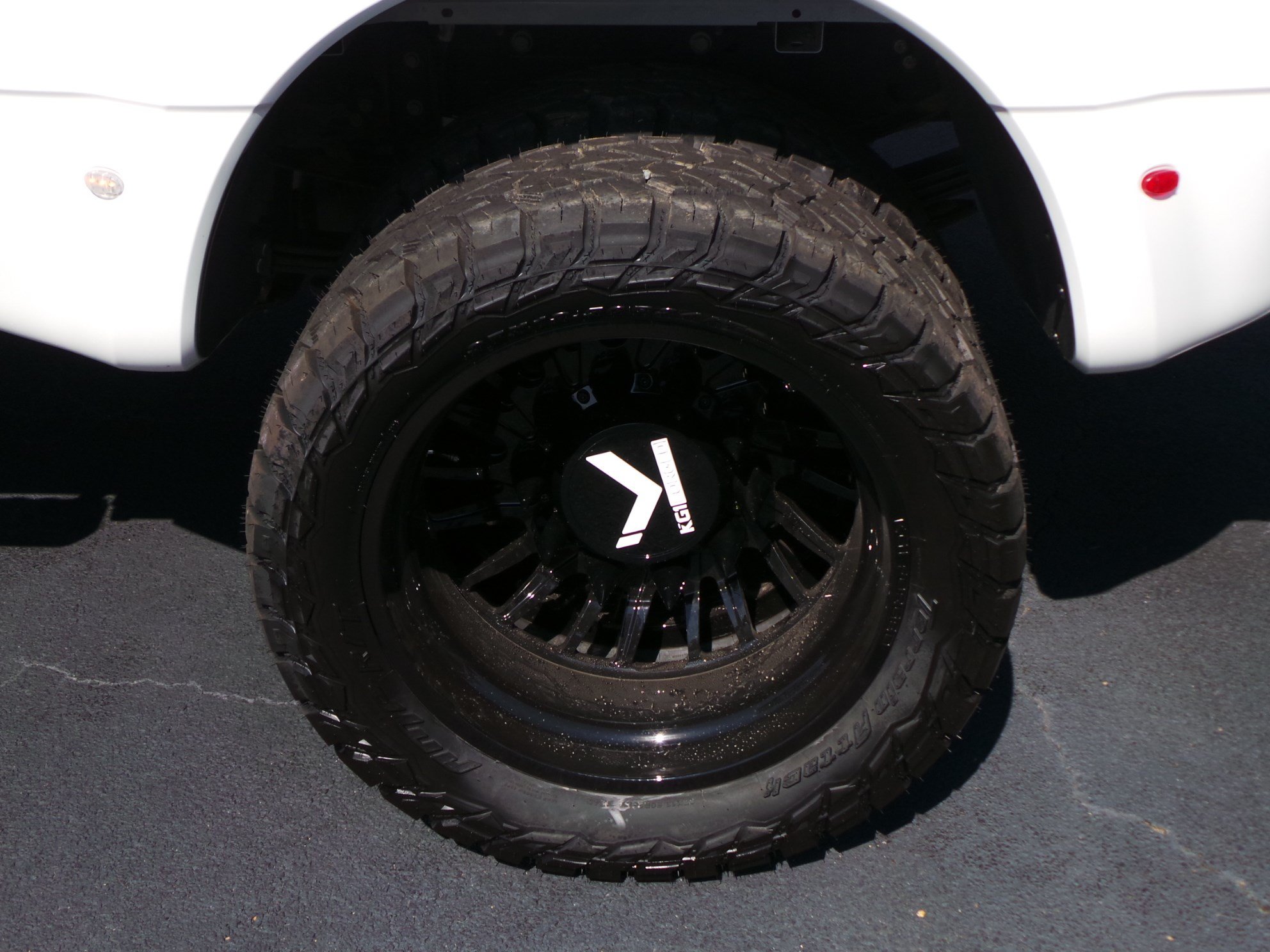 Used 2024 Ford F450 Limited w/ FX4 Off-Road Package AWD/4WD image 32