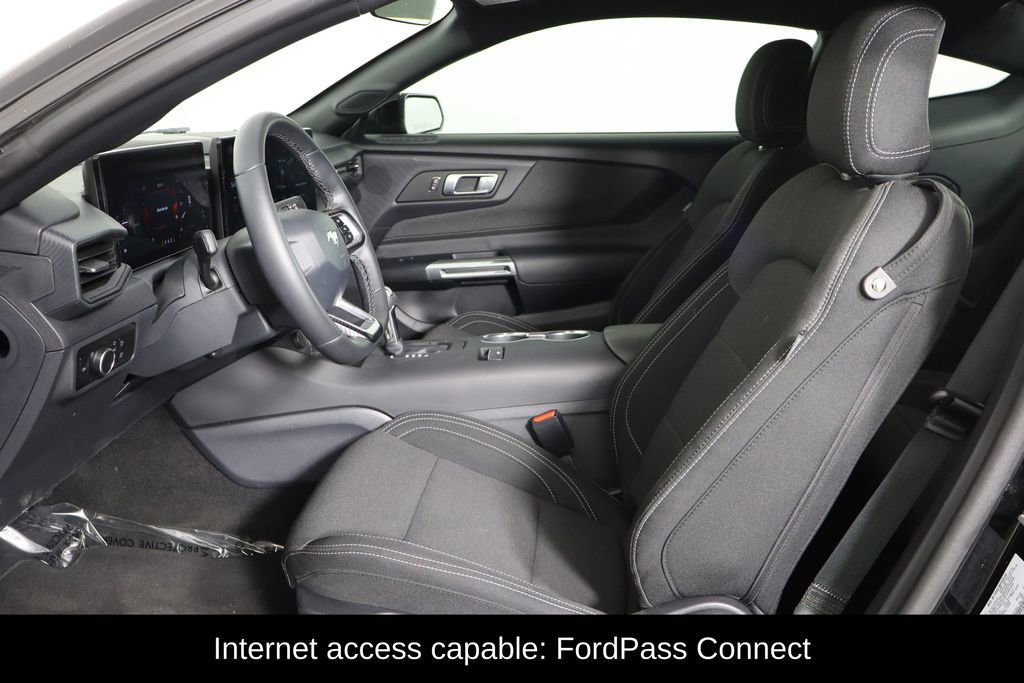 Used 2025 Ford Mustang Coupe image 7