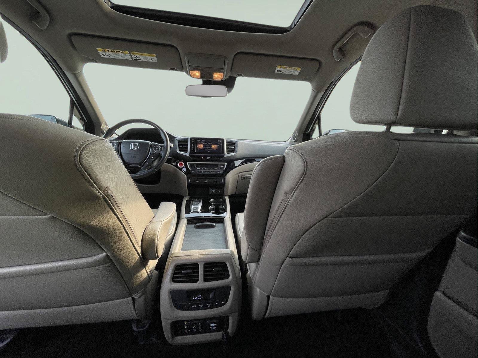 Used 2018 Honda Pilot Touring image 17