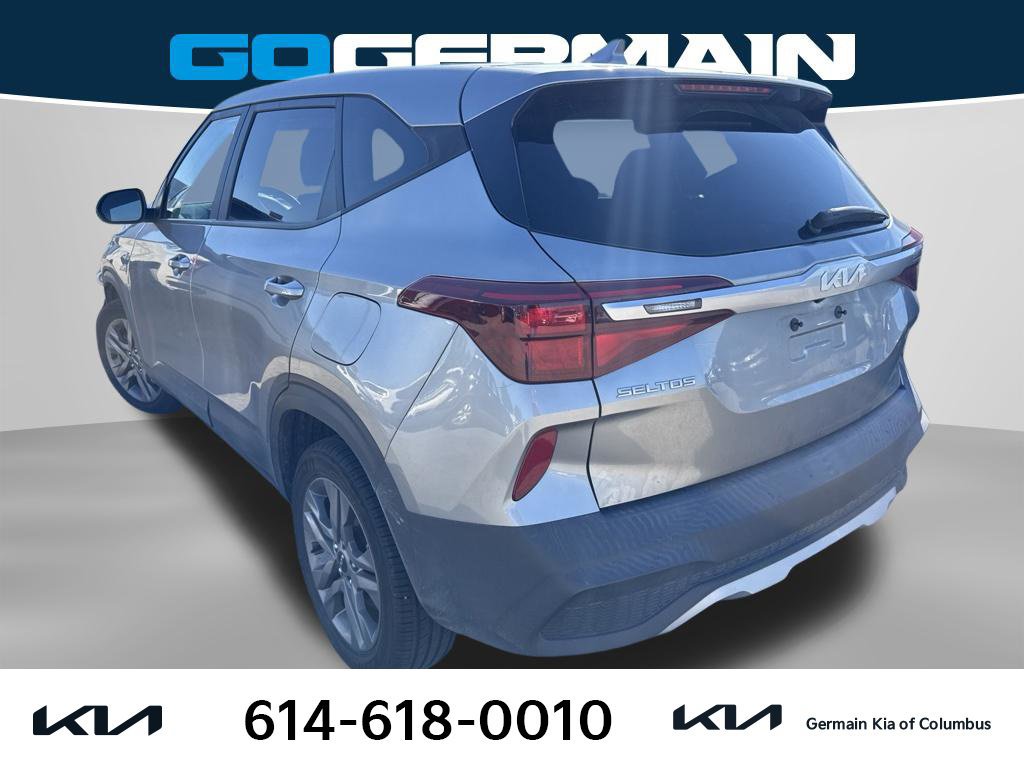Used 2023 Kia Seltos LX AWD/4WD image 2