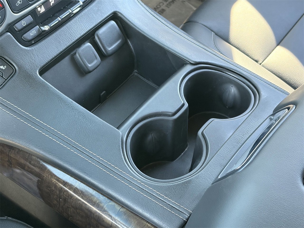 Used 2018 Chevrolet Tahoe LT w/ LT Signature Package image 31