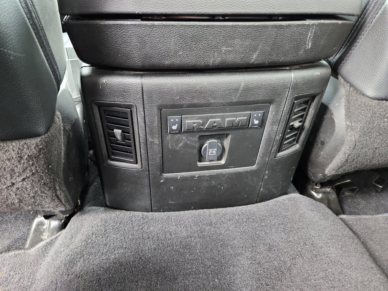 Used 2018 RAM 2500 Laramie image 32