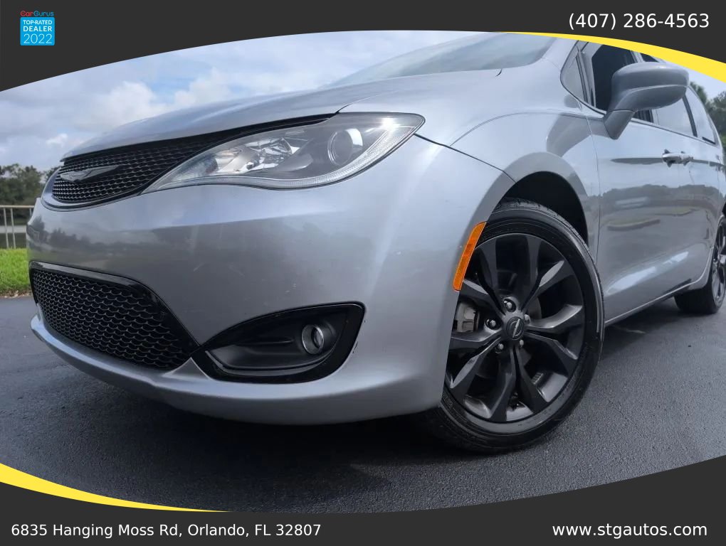 Used 2020 Chrysler Pacifica Touring-L w/ S Appearance Package FWD image 10