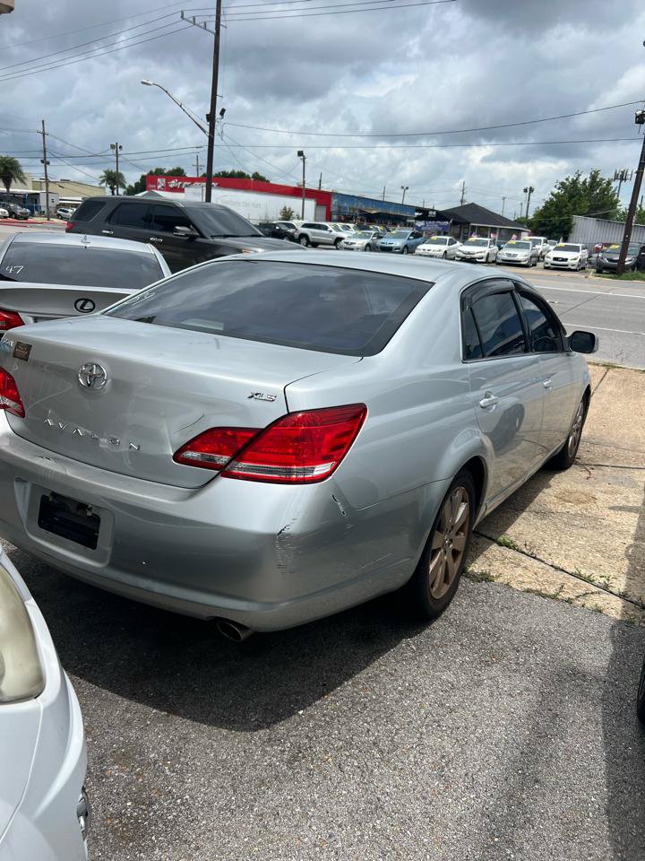 Used 2005 Toyota Avalon XL FWD image 3