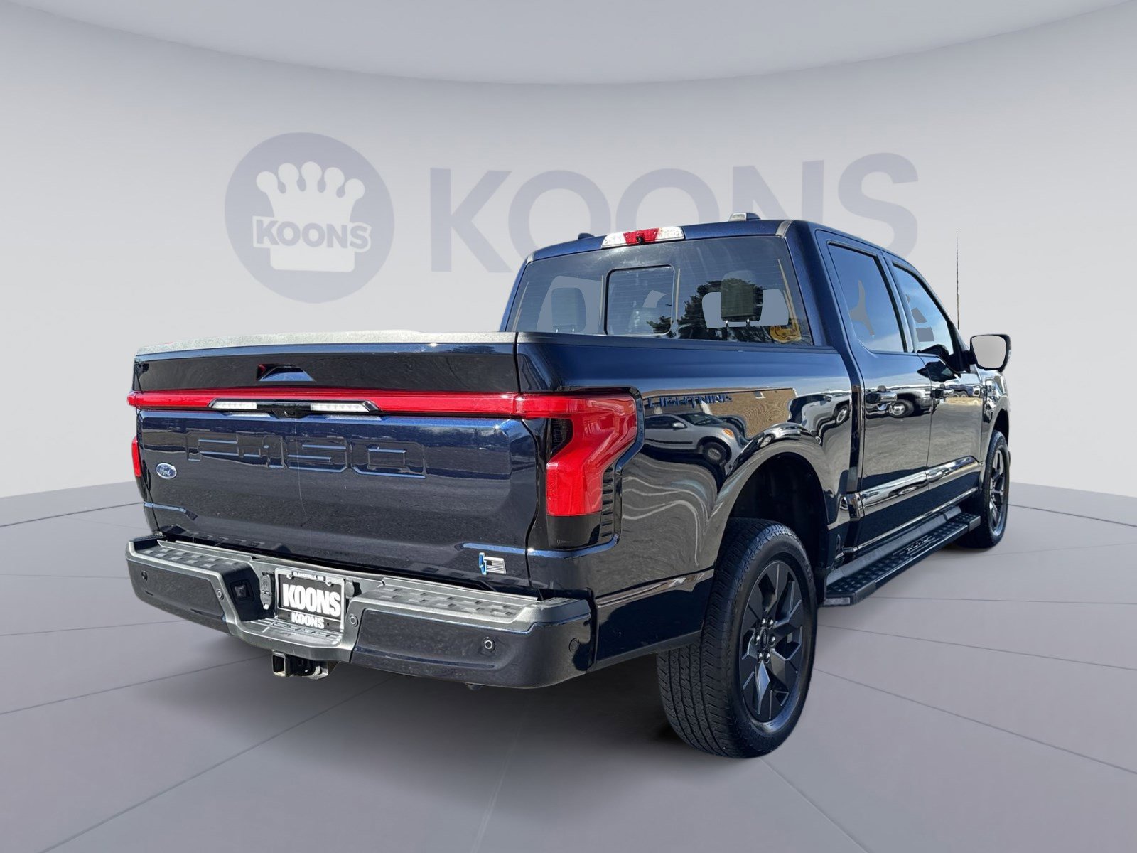 Used 2023 Ford F150 Lightning Lariat w/ Equipment Group 511A High image 7