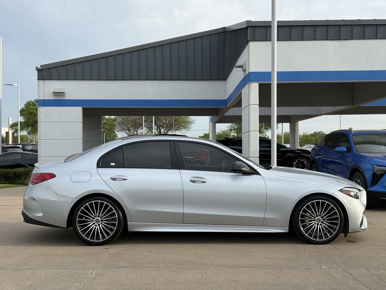 Used 2022 Mercedes-Benz C 300 Sedan image 3