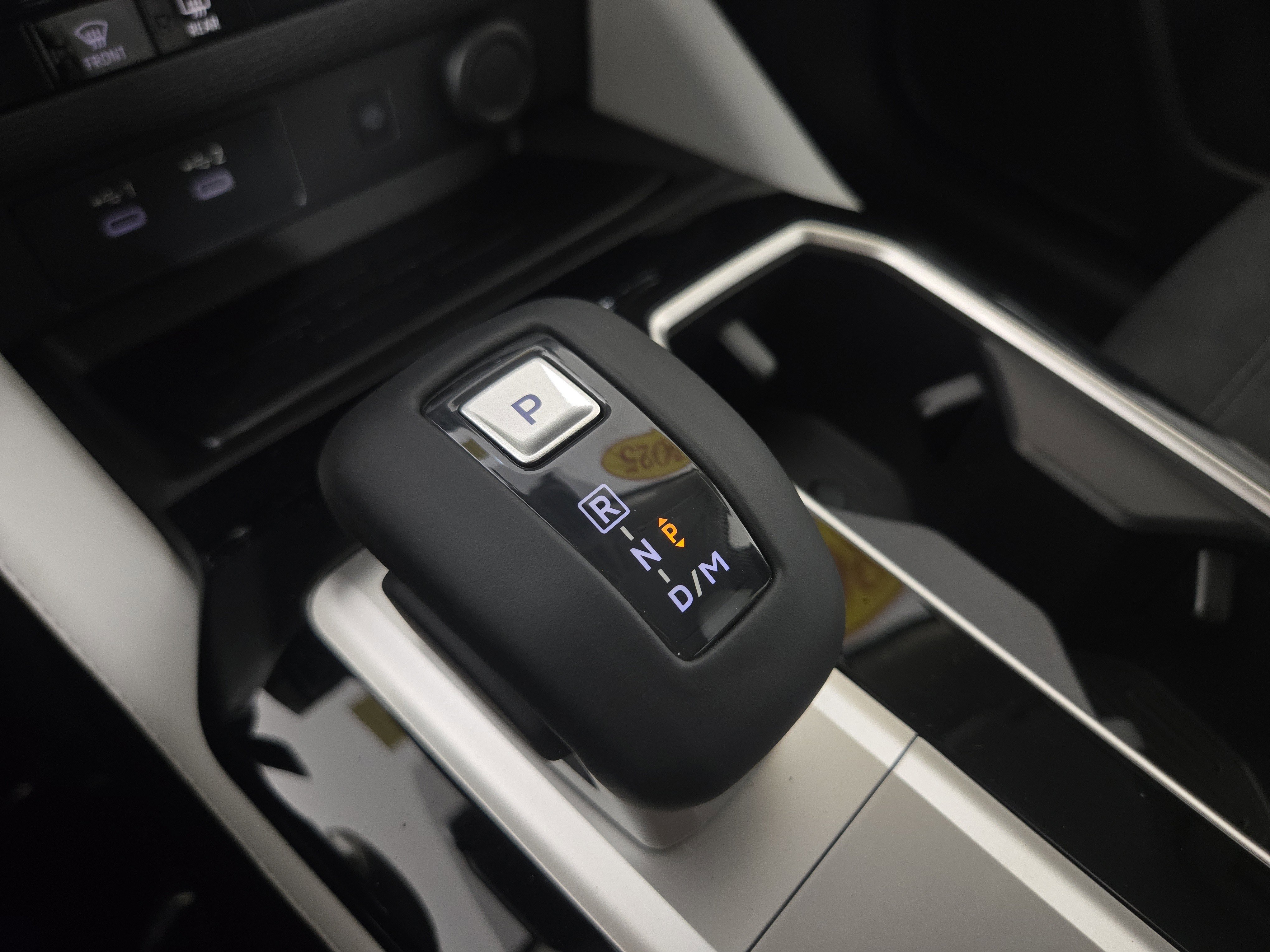 New 2025 Mitsubishi Outlander SE image 23